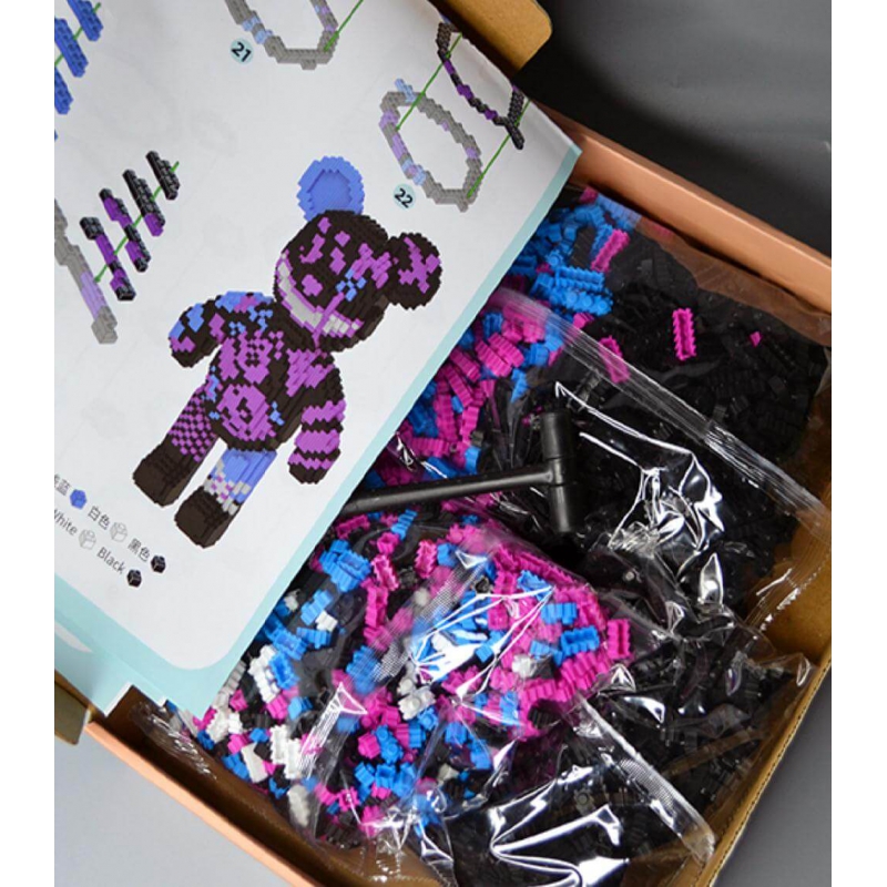 Детали конструктора Magic Blocks Bearbrick Jinx до сборки